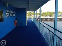 Tàu du lịch để bán