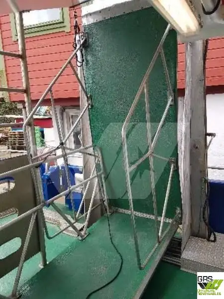 Sà lan chở người để bán
