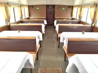 Tàu du lịch để bán