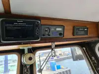Tàu câu dài để bán