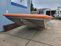 Tàu làm việc để bán