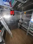 Tàu làm việc để bán