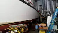 Tàu kéo lưới để bán