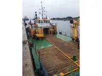 Tàu nạo vét để bán