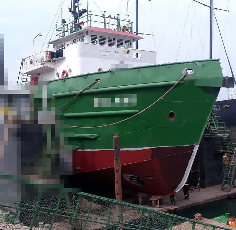 Tàu kéo để bán