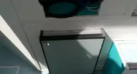 Tàu chở thủy thủ đoàn để bán