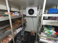 Tàu cung cấp để bán