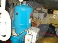 Tàu kéo lưới để bán