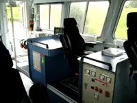 Tàu khảo sát để bán