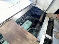 Tàu kéo lưới để bán