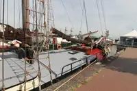Khách sạn nổi để bán