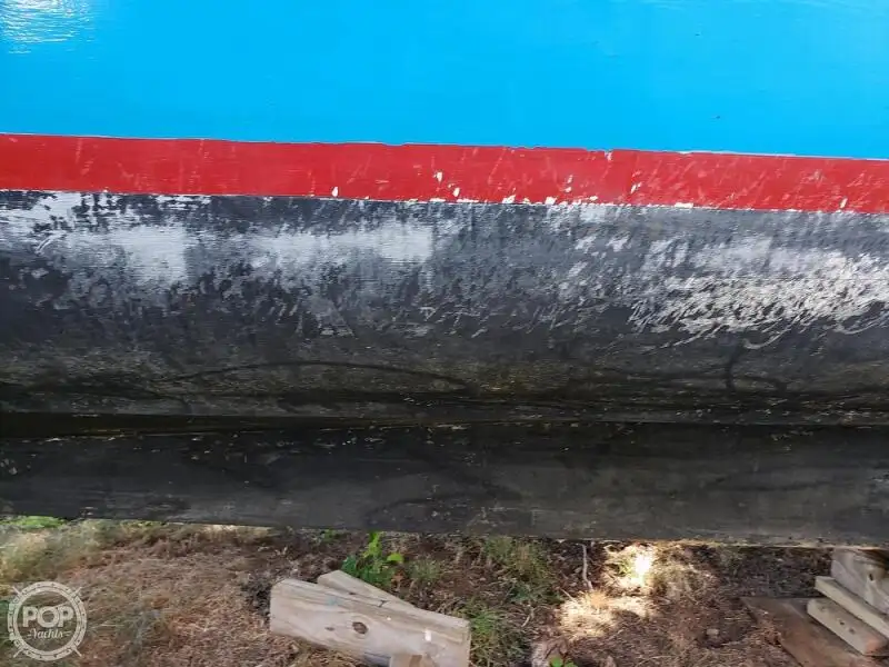 Tàu phà để bán