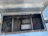 Tàu kéo lưới để bán