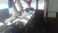 Tàu làm việc để bán
