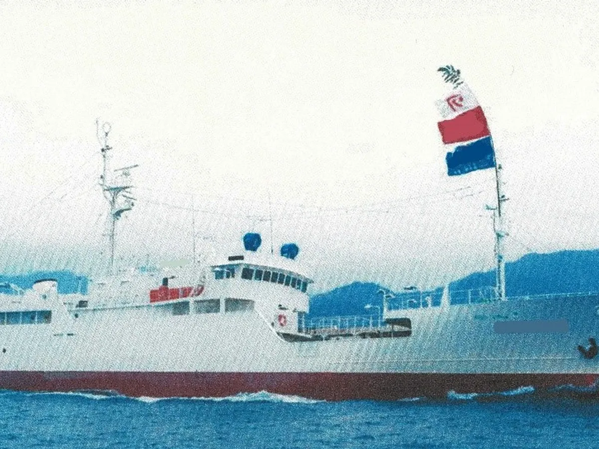 Tàu câu dài để bán