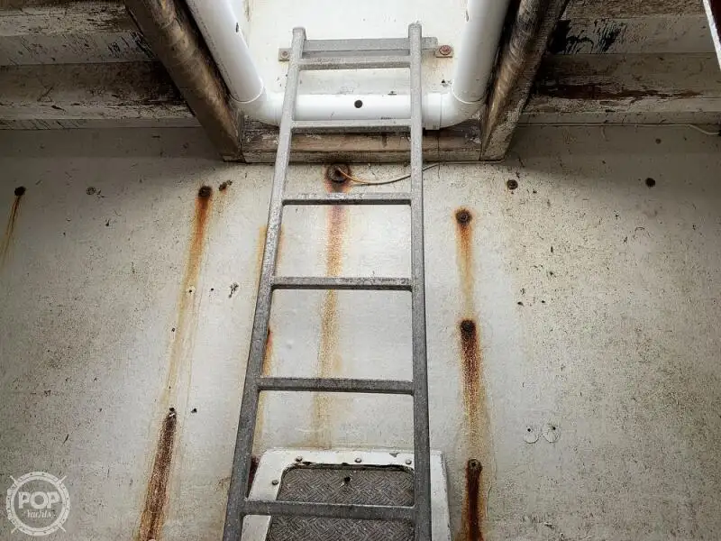 Tàu câu dài để bán