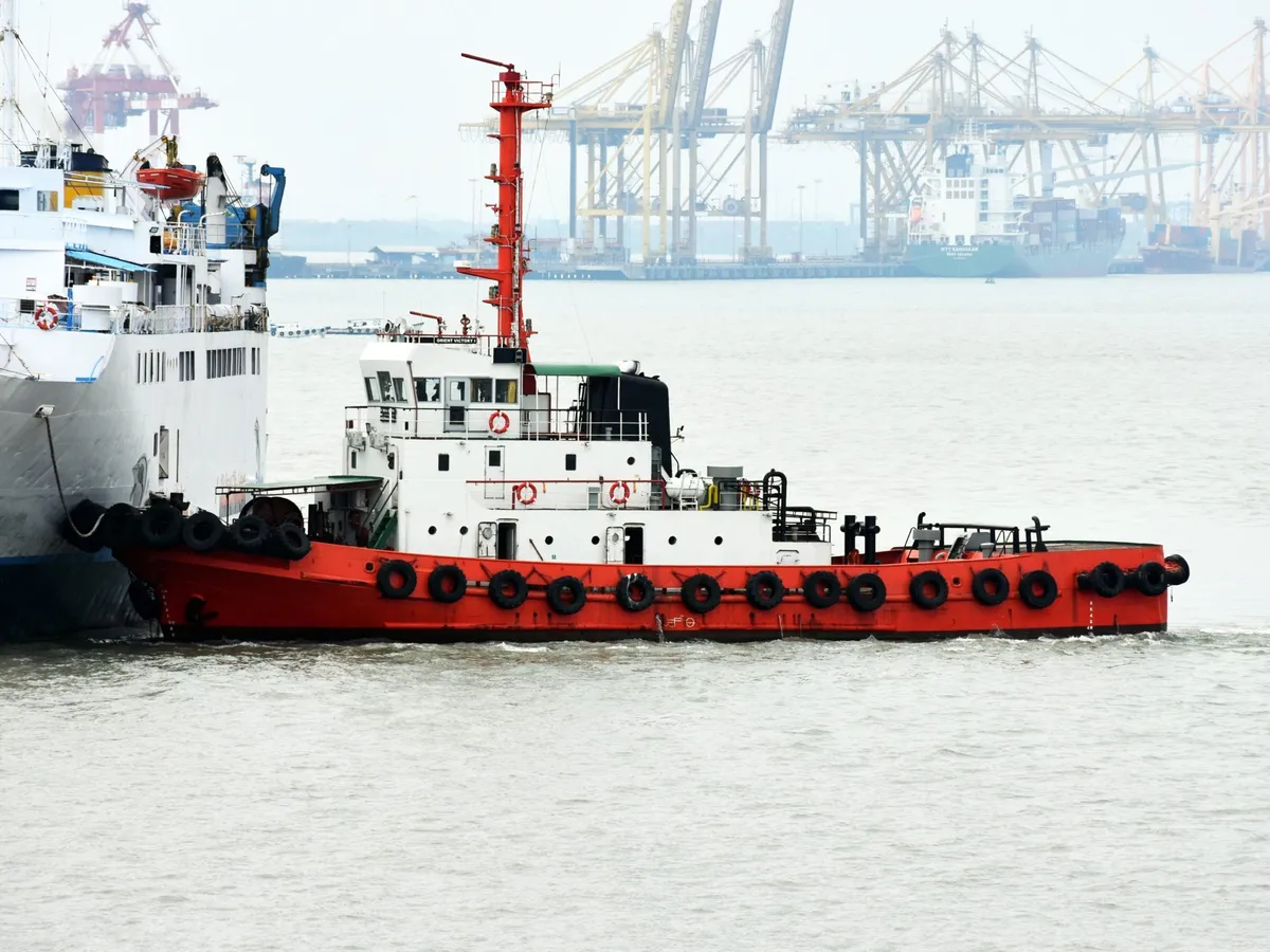 Tàu kéo để bán