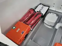 Tàu container để bán