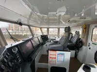 Tàu làm việc để bán