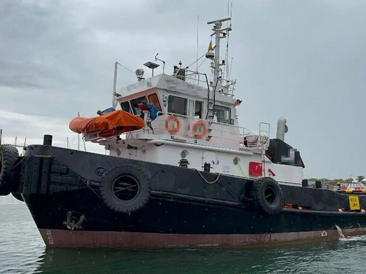 Tàu kéo để bán