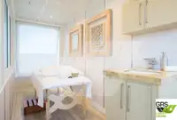 Tàu du lịch để bán