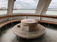 Tàu chở khách để bán