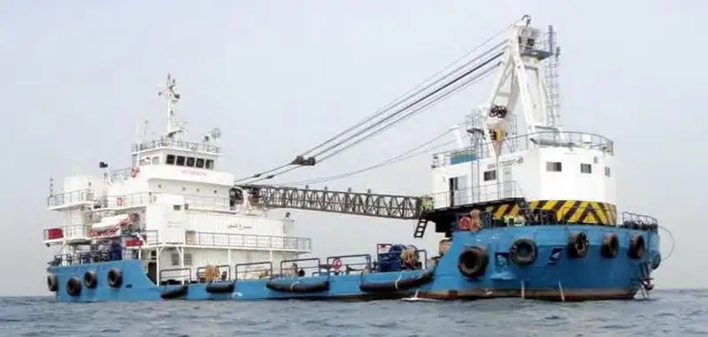 Tàu kéo để bán