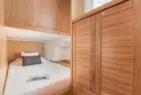 Tàu kéo lưới để bán