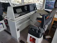 Tàu dẫn đường để bán