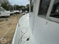 Tàu kéo lưới để bán