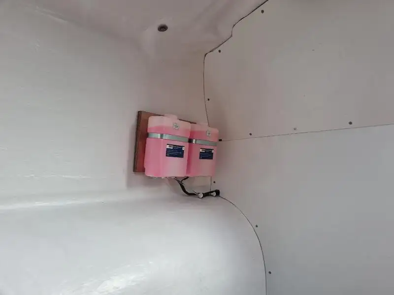 Tàu container để bán