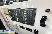 Tàu làm việc để bán