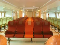 Tàu phà để bán