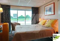 Tàu du lịch để bán