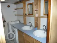 Tàu kéo để bán