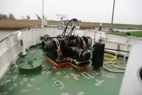 Tàu làm việc để bán