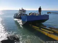 Tàu làm việc để bán