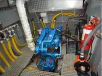 Tàu kéo lưới để bán