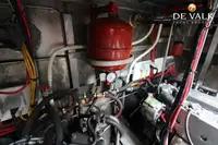 Tàu chở thủy thủ đoàn để bán