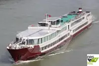 Tàu du lịch để bán