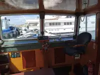 Thuyền làm việc rao bán