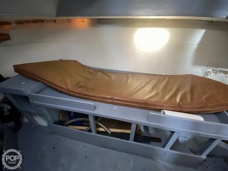 Tàu kéo lưới để bán