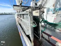 Tàu kéo lưới để bán