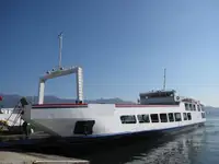 Tàu phà rao bán