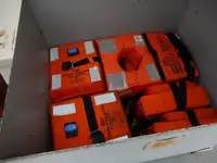 Tàu làm việc để bán