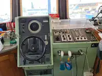 Tàu câu dài để bán
