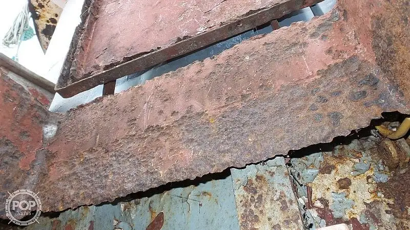 Tàu kéo để bán