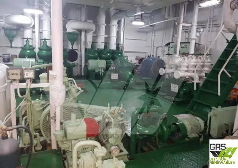 Tàu cẩu để bán