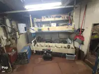 Tàu kéo lưới để bán