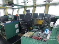 Tàu kéo lưới để bán